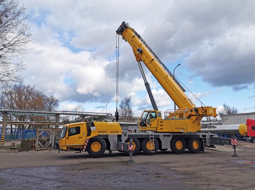 New Grove GMK5180-1 crane deployed for modernization works at Polish oil refinery